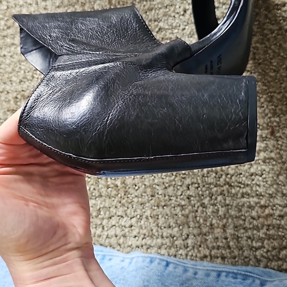 Vic Matie ladies heels with open toe. Black leather.  Great condition. Size 38 - Picture 3 of 11